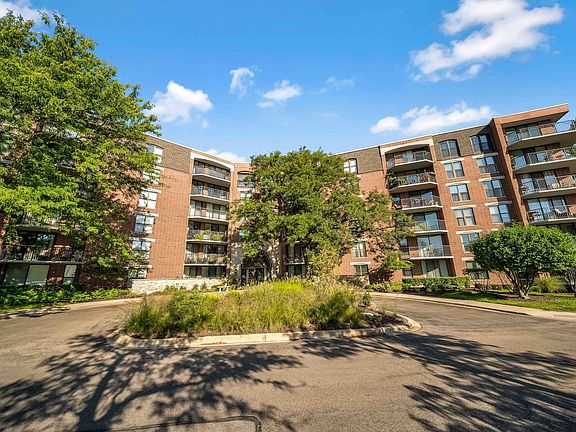 2nd image of 511 Aurora Ave Unit 513