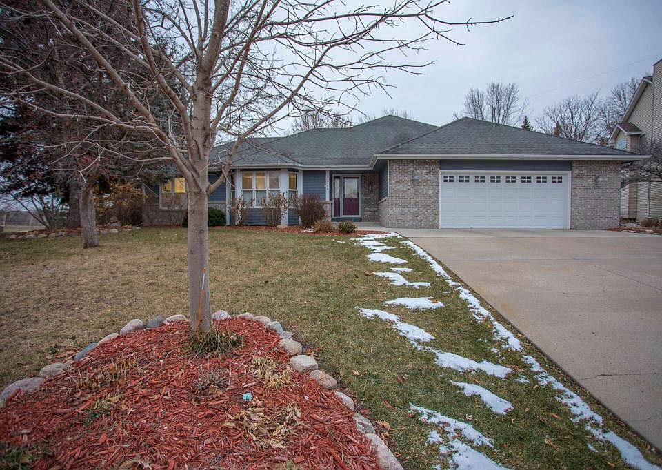 1st image of 10239 Hilltop Ct