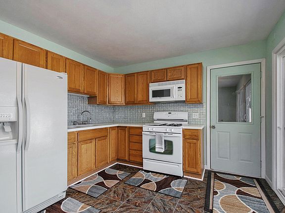 3rd image of 2436 Ivy Ct