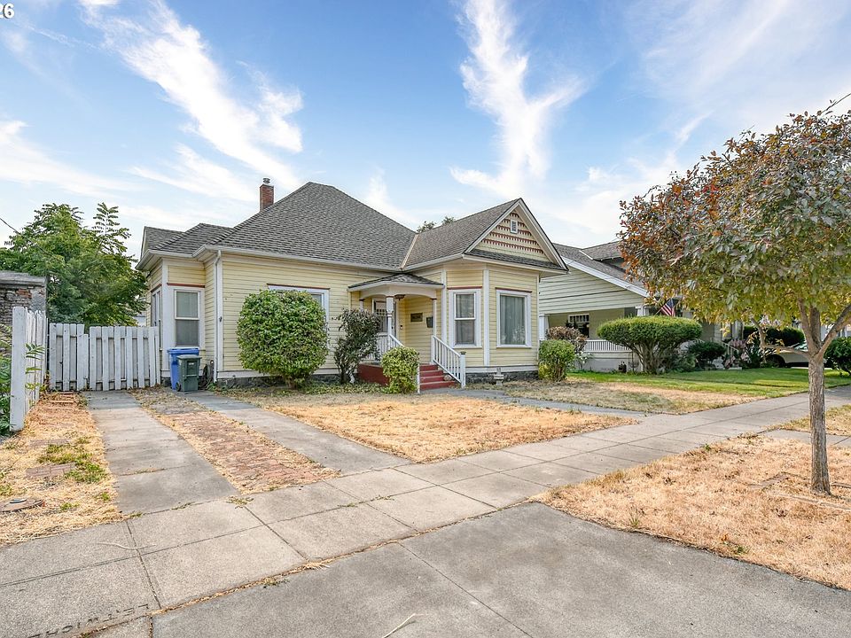 1st image of 114 SE 7th St