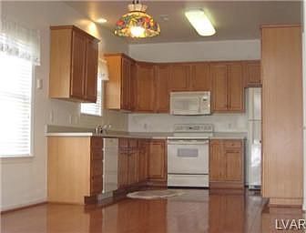 5th image of 2621 Terrwood Dr W