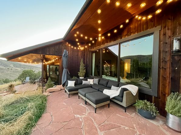 1004 E Cherry Hills Dr