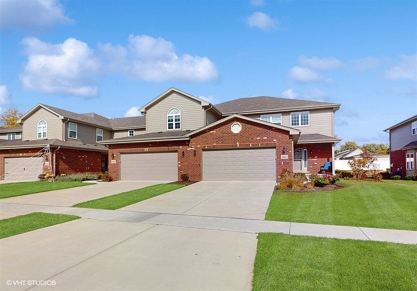 1st image of 9402 Parkwood Ln