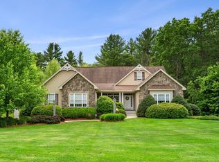 3 Dabilis Ave, Tyngsboro, MA 01879