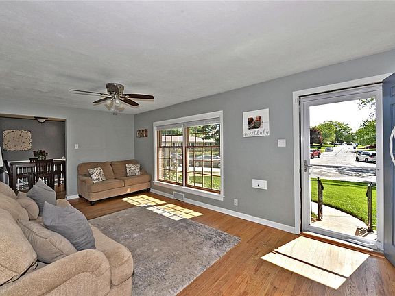5th image of 9536 Sophine Ln
