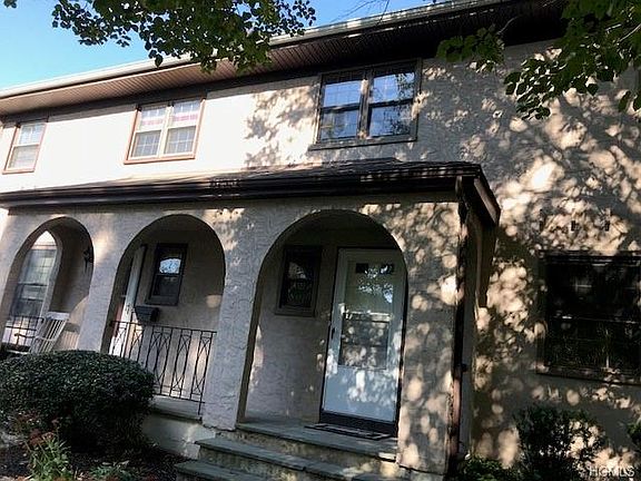 3rd image of 32 Somerset Dr
