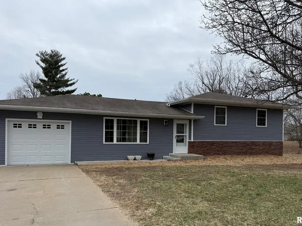 407 Camelot Dr, De Soto, IL 62924