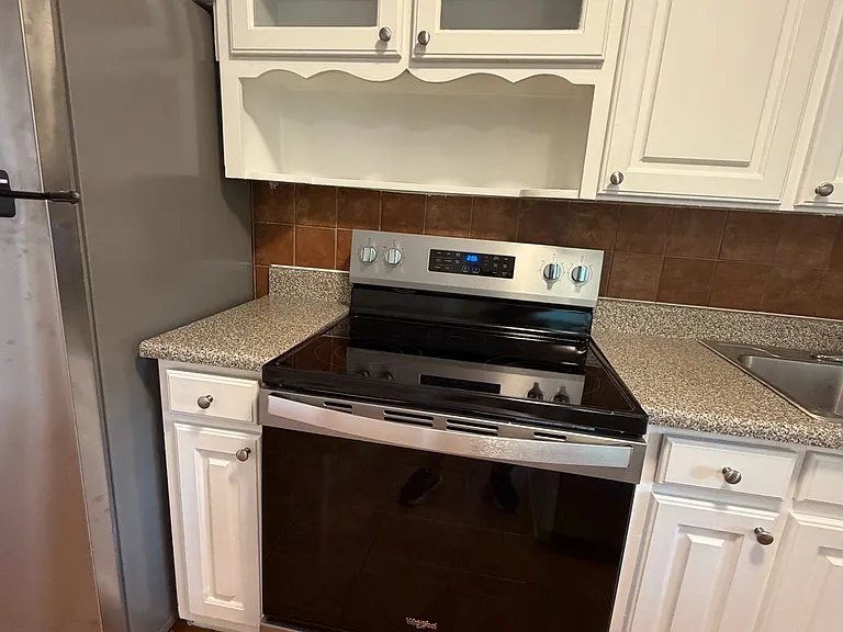 102 Winthrop Ave — Photo 16