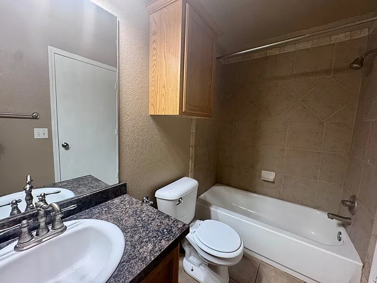421 Sterling Pointe Way — Photo 13