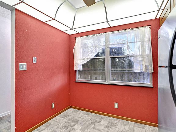 5th image of 4301 Martinique Circle #C3