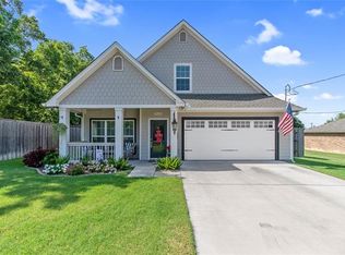 912 W Ave E, Midlothian, TX 76065