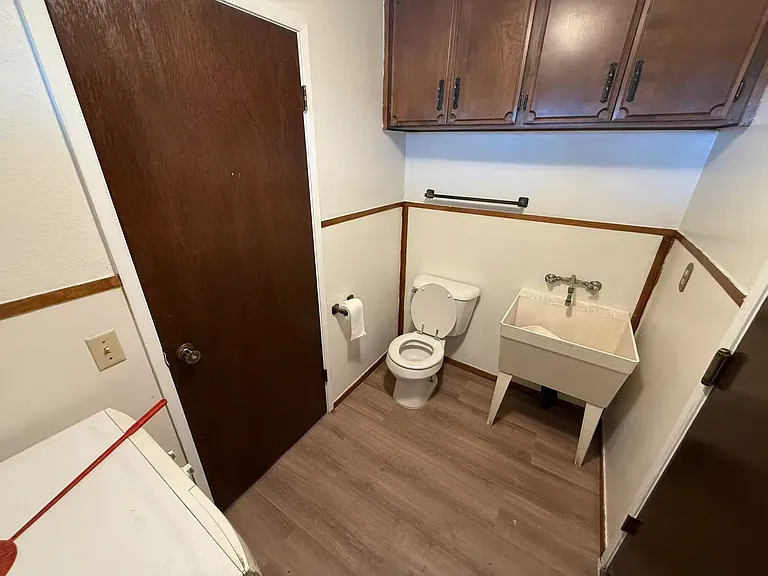 933 E Lincoln Ave — Photo 15