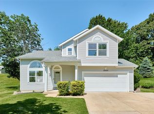12527 Early Morning Dr, Florissant, MO 63033