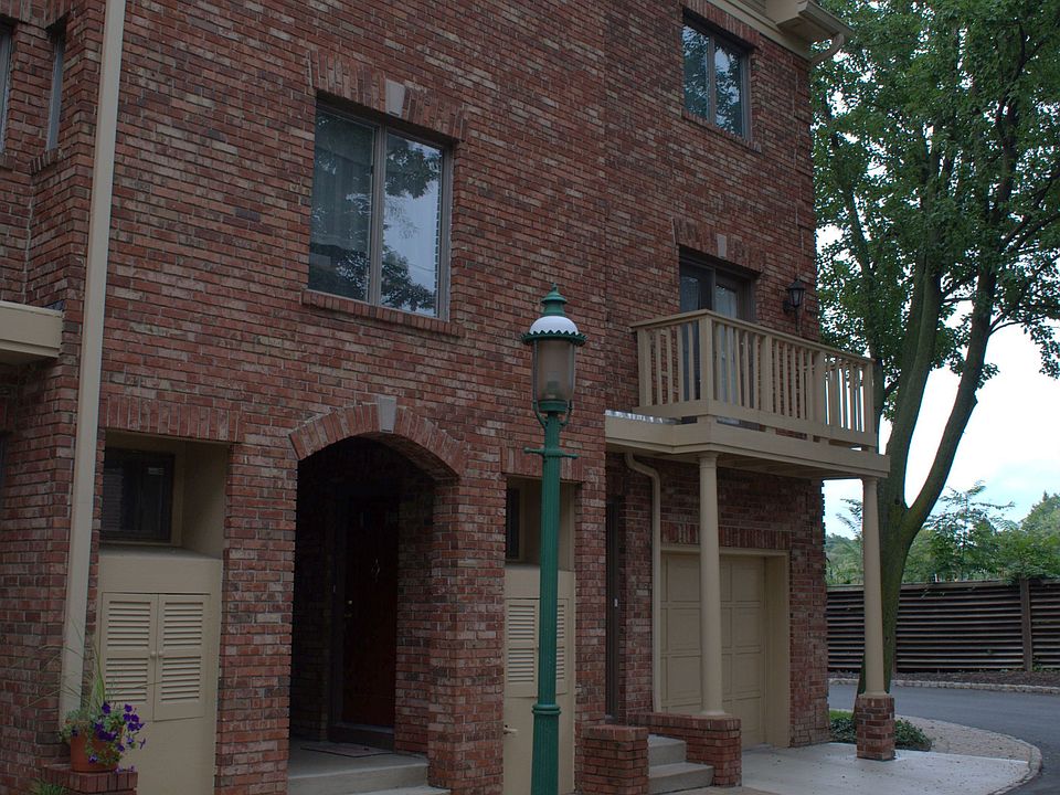 1st image of 37 Mews Ln