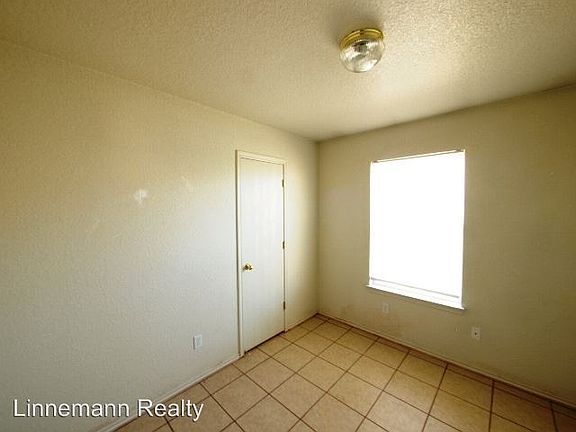 5th image of 2807 Lucille Dr #A