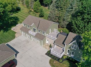 10923 N Cedarburg Rd, Mequon, WI 53092