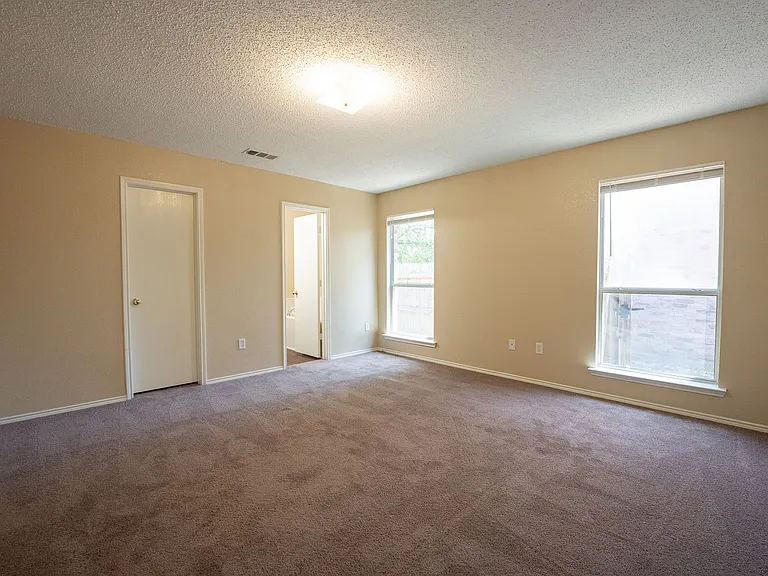 3316 Knoll Trl — Photo 9