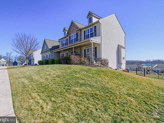 4th image of 2702 Box Elder Ct