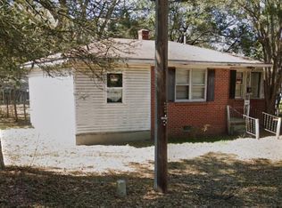 606 S Patterson St, Maxton, NC 28364