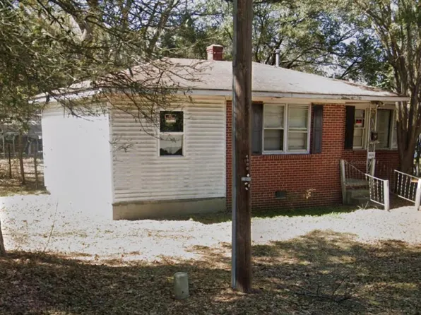 606 S Patterson St, Maxton, NC 28364