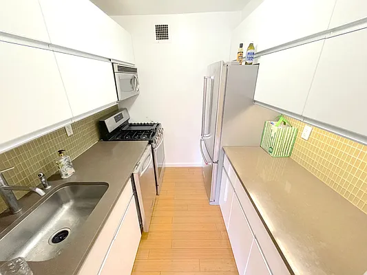 Rented by Botensten Properties International | media 12