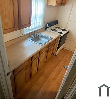 7635 Evergreen Ave — Photo 1