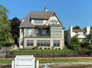 1550 Lake Shore Dr, Lake Geneva, WI 53147