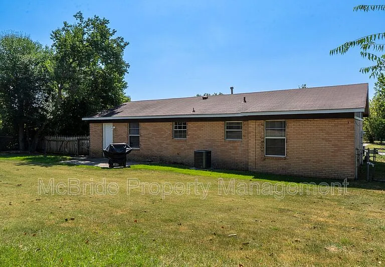 3615 Goldfinch Dr — Photo 28