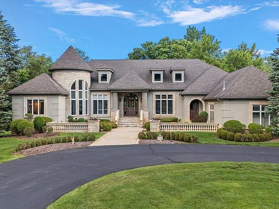 2nd image of 4575 Hidden Glen Cir #3