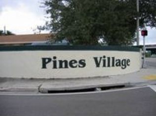 7121 SW 10th St, Pembroke Pines, FL 33023
