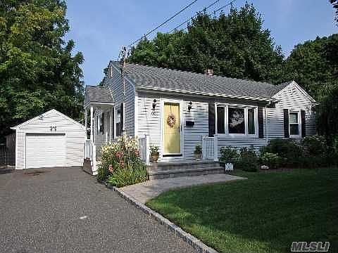 1st image of 60 Oak Ave