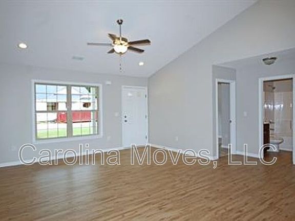3rd image of 105 Lockeland Park Dr