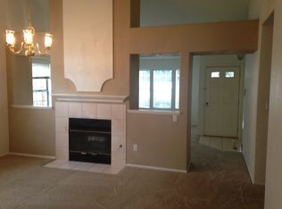 1004 Foxcroft Ln, Bakersfield, CA 93312