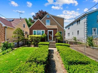 24444 136th Rd, Jamaica, NY 11422