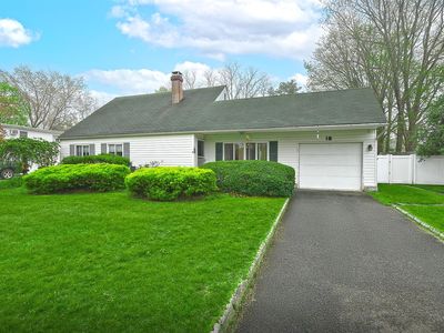 18 White Pine Way, Medford, NY, 11763