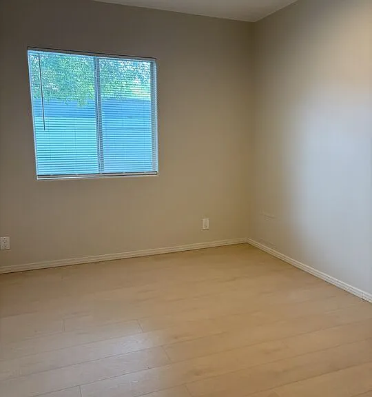 16699 Morrison St — Photo 7