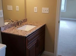 109 W Dudley Rd, Dudley, MA 01571