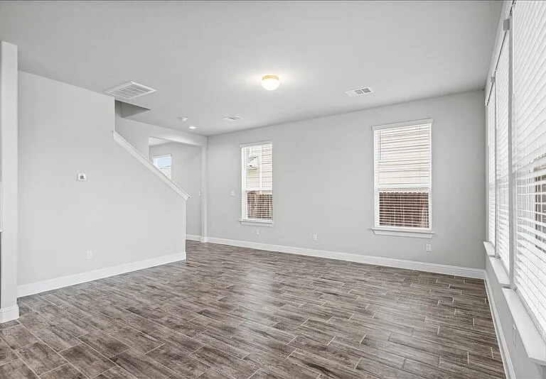 136 Free Stone Dr — Photo 4