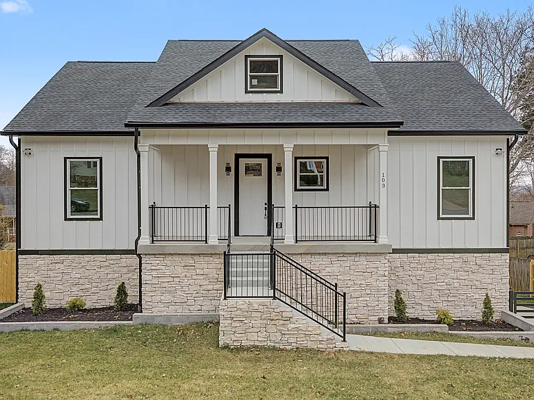 103 McKinley Dr — Photo 1