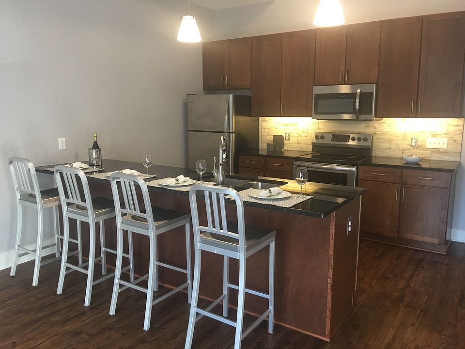 2nd image of 433 4th St NW APT 4