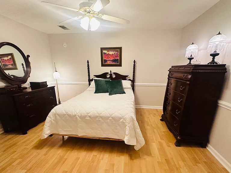 313 Browning Ave — Photo 3