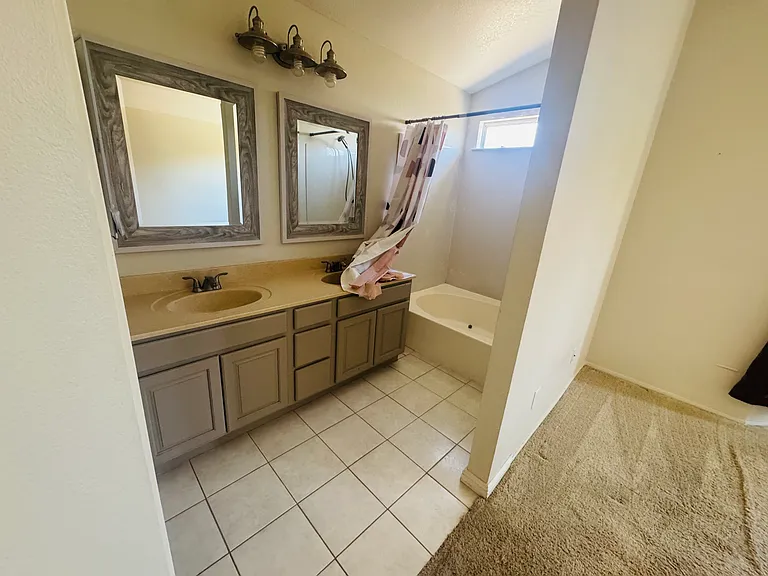 2210 Southwood Dr — Photo 17