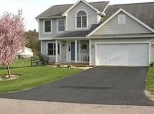 2273 Wood Ridge Dr, Adrian, MI 49221