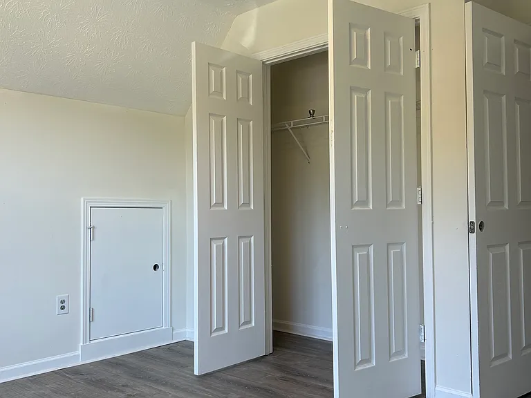 125 Sampson Ct — Photo 6