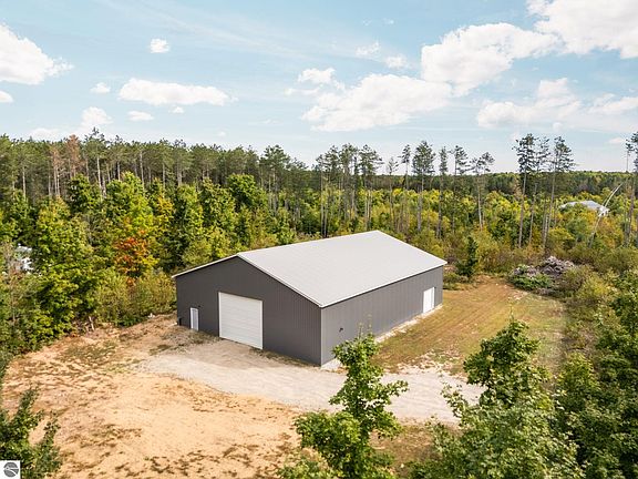 3rd image of 2263 Langs Ln