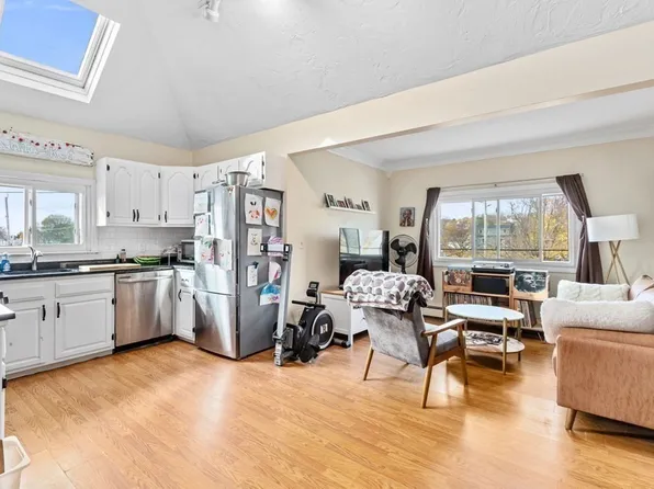 102 Packard Ave, Hull, MA 02045