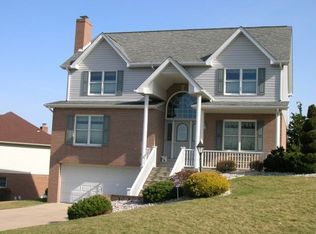9350 Pembroke Cir, North Huntingdon, PA
