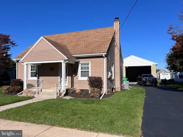 223 W Walnut St, Palmyra, PA 17078