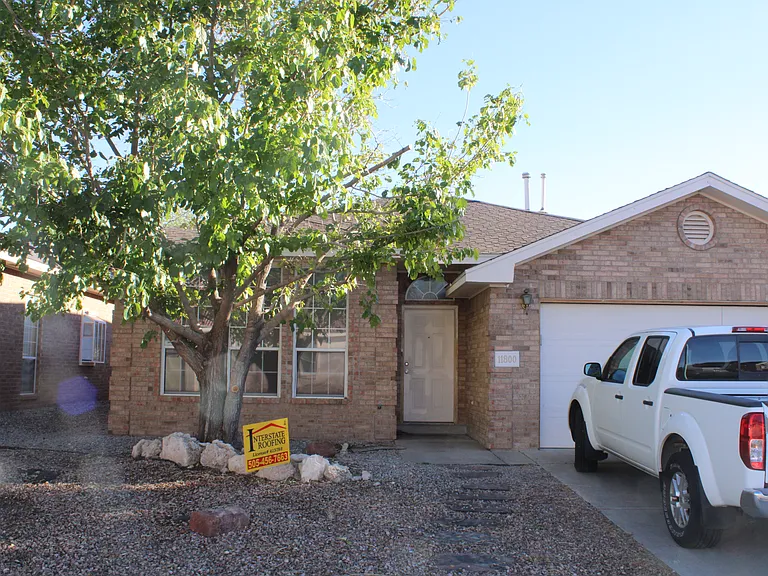 11800 Kings Canyon Pl SE — Photo 1