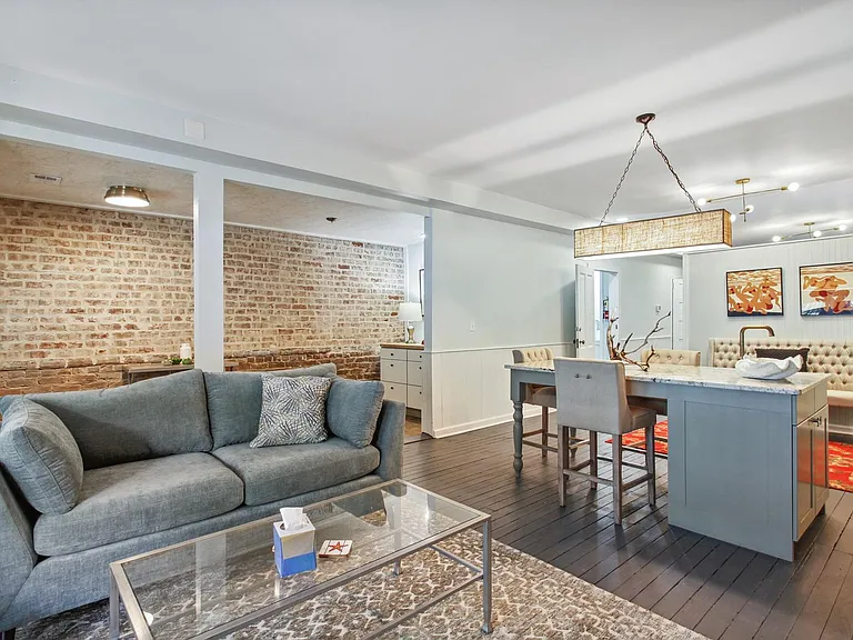 208 W Hall St #B — Photo 14